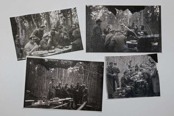 Pauliaus Peleckio / BNS nuotr./Velykos partizanų stovyklavietėje Pašilių miške tarp Ramygalos ir Krekenavos, 1945 arba 1946 m.