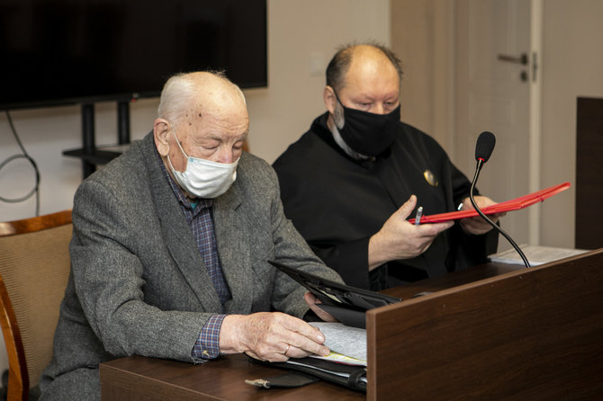 Pauliaus Peleckio / 15min nuotr./Teismo posėdis: Leonas P. (kairėje) su savuoju advokatu