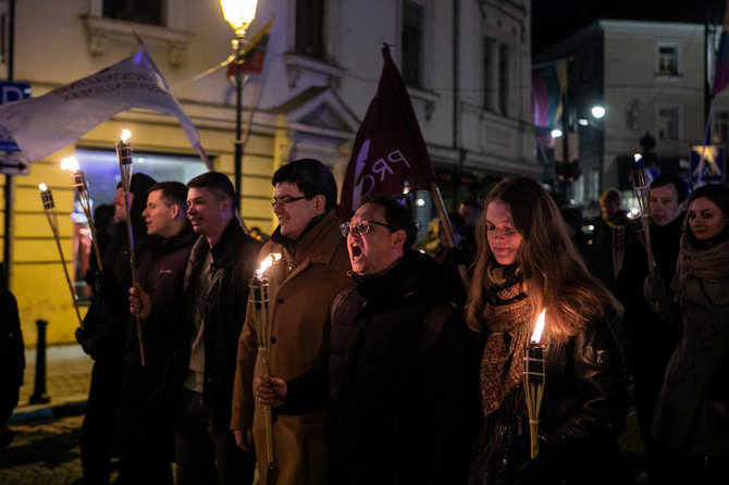 Pauliaus Peleckio / 15min nuotr./„Pro Patria" Vasario 16-osios deglų eitynės