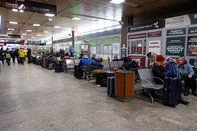 Photo by Paul Peleckis / 15min photo / Ukrainian war refugees at Warsaw bus and train stations