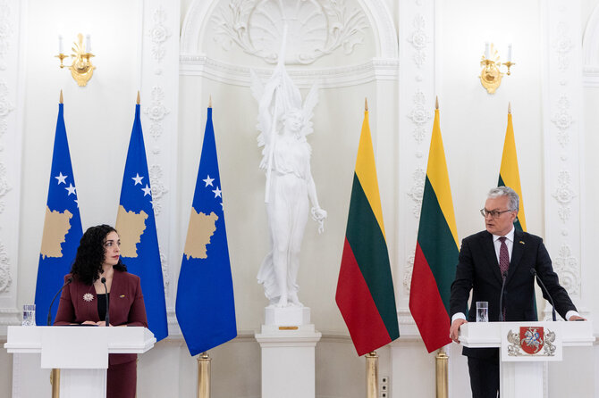 Pauliaus Peleckio / 15min nuotr./Gitano Nausėdos ir Kosovo Prezidentės Vjosa Osmani spaudos konferencija