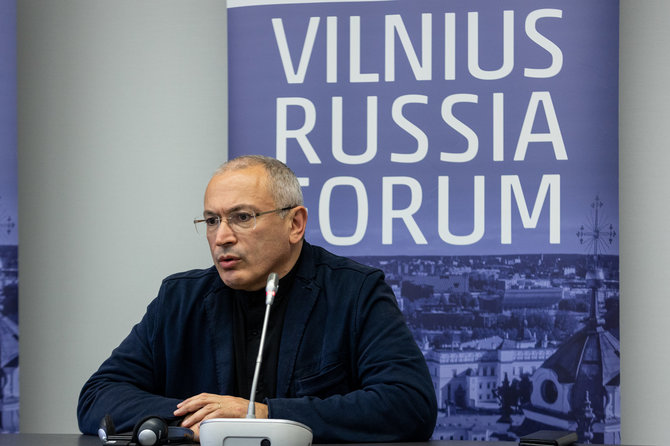 Pauliaus Peleckio / BNS nuotr./Gabrieliaus Landsbergio ir Michailo Chodorkovskio spaudos konferencija