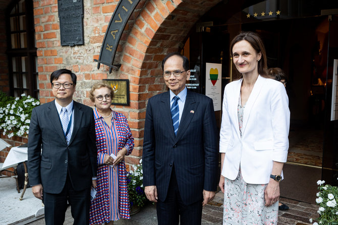 Pauliaus Peleckio / BNS nuotr./Viktorija Čmilytė-Nielsen susitiko su Taivano parlamento vadovu You Si-Kunu