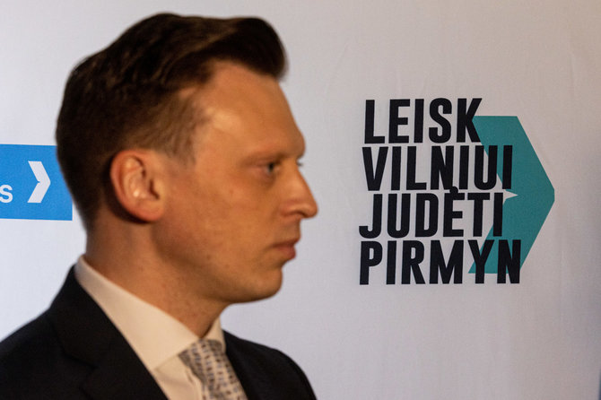 Pauliaus Peleckio / BNS nuotr./Valdas Benkunskas laukia rinkimų rezultatų