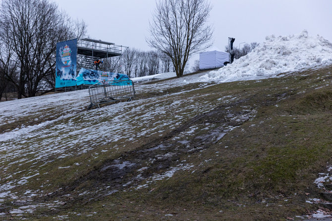 Pauliaus Peleckio / BNS nuotr./„Red Bull Jump & Freeze“ pasiruošimas ant Tauro kalno