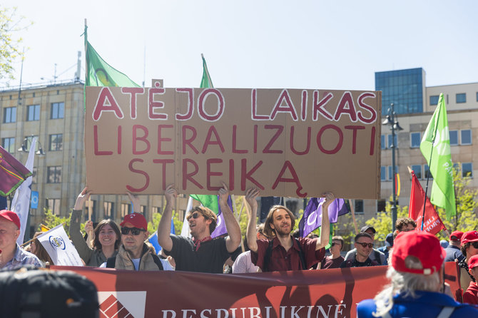 Patricija Adamovič / BNS nuotr./Profesinių sąjungų eitynės ir protestas