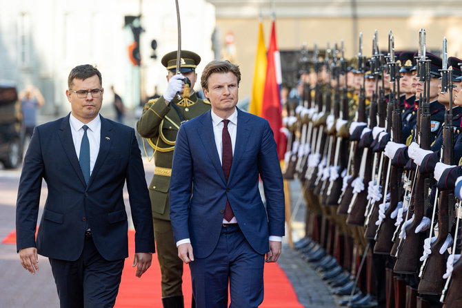 Pauliaus Peleckio / BNS nuotr./Nyderlandų gynybos ministro Ruben Brekelmans pasitikimo ceremonija