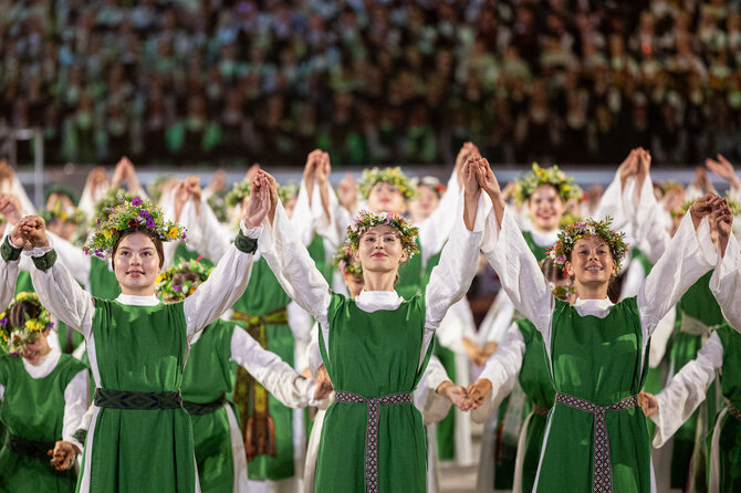 Pauliaus Peleckio / BNS nuotr./Dainų šventės ansamblių vakaras „Gyvybės medis“