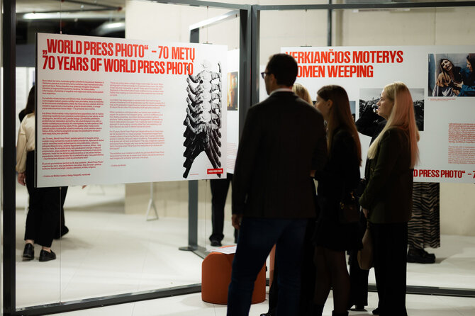 Gretos Skaraitienės / BNS nuotr./ Jubiliejinės „World Press Photo“ parodos atidarymas verslo centre „Hero“
