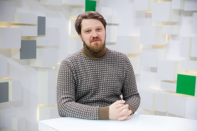 Gretos Skaraitienės / BNS nuotr./15min studijos svečias - Švietimo, mokslo ir sporto ministerijos Neformalaus švietimo skyriaus vedėjas Tomas Pūtys