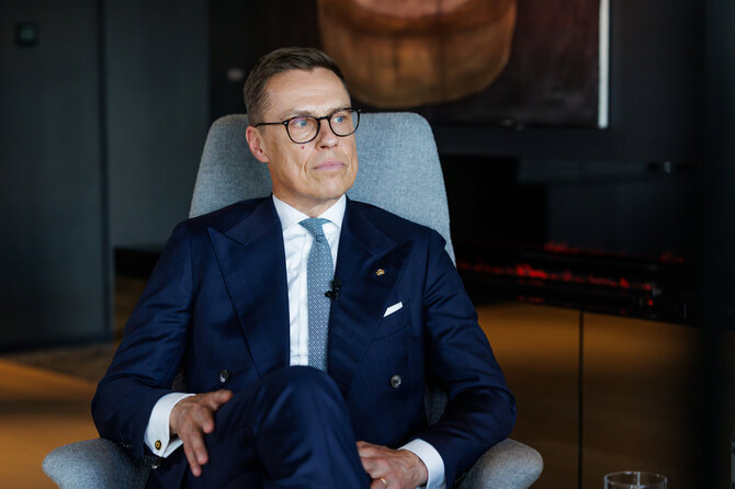 Gretos Skaraitienės / BNS nuotr./Interviu su Suomijos prezidentu Alexanderiu Stubbu