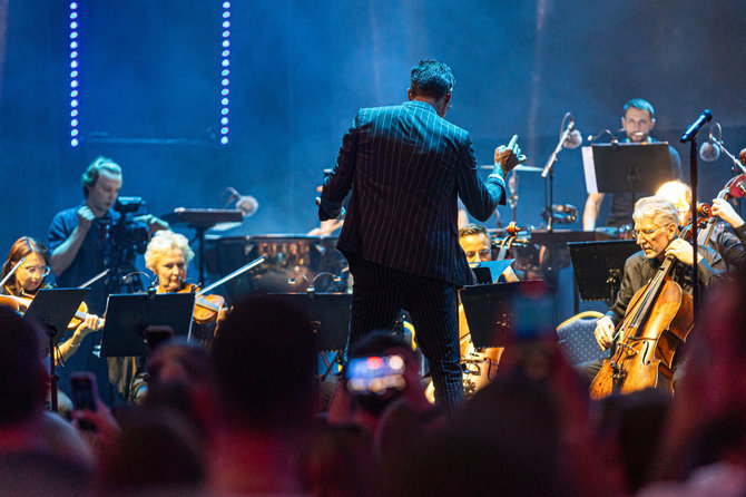 Gretos Skaraitienės / BNS nuotr./„Roe Deers Orchestra“ pasirodymas festivalyje „Midsummer Vilnius“ 