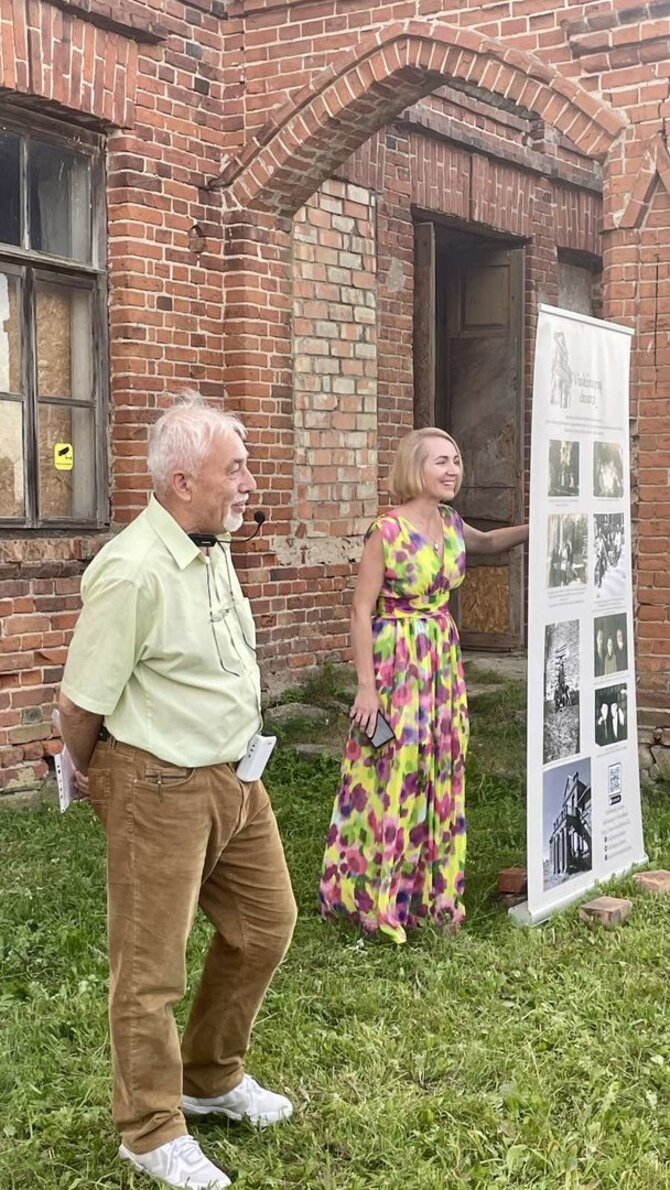 Ritos Bieliauskaitės asmeninio archyvo nuotr. / Benjaminas Mašalaitis ir Rita Bieliauskaitė Vinkšnupių dvaro sodyboje (Vilkaviškio r.)