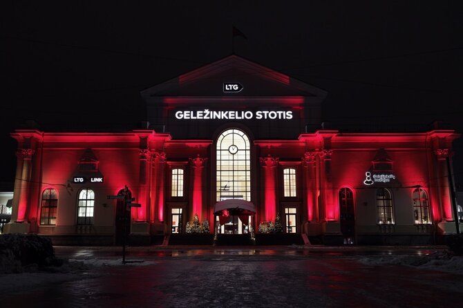 Pranešimo autorių nuotr. / Kalėdinė Vilniaus geležinkelio stotis