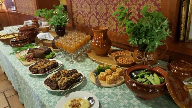 Žemaitijos TIC archyvo nuotr. / „Senamiestis“ patiekalai, Telšiai