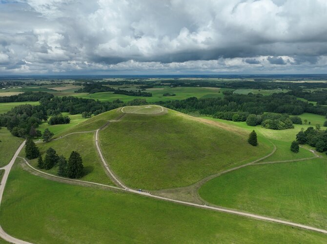 Varnių regioninio parko archyvo nuotr. / Šatrijos kalnas
