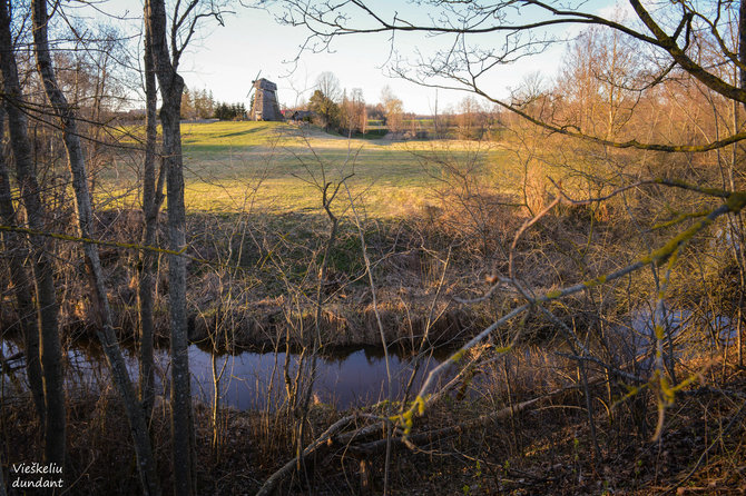 „Vieškeliu dundant“ nuotr. / Giedraičių vėjo malūnas (Radviliškio r.)
