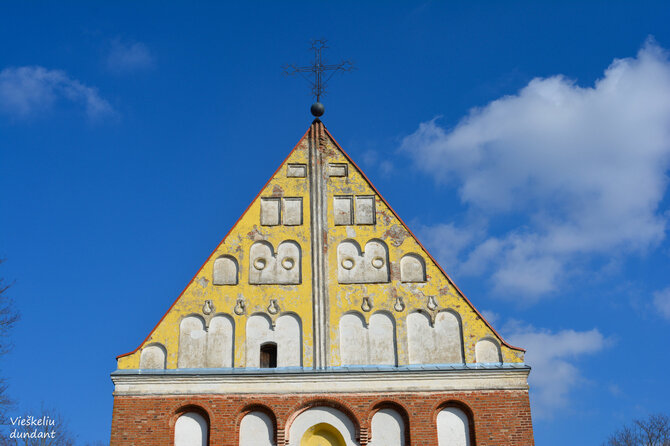 „Vieškeliu dundant“ nuotr. / Skarulių Šv. Onos bažnyčia (Jonavos m.)