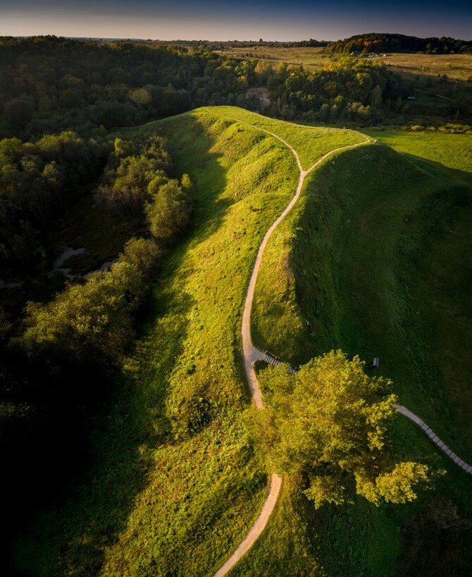 Žilvino Petkaus nuotr. / Bradeliškių piliakalnis