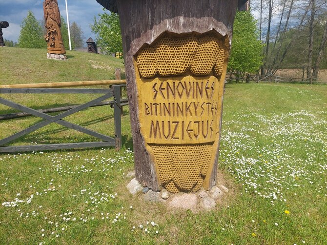 Tomo Juknevičiaus nuotr. / Stripeikių bitininkystės muziejus