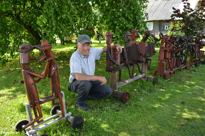 „Vieškeliu dundant“ (Ados Alejūnaitės) nuotr. / Arvydo Zubricko sodyba, Devynduonių kaimas (Kėdainių r.)