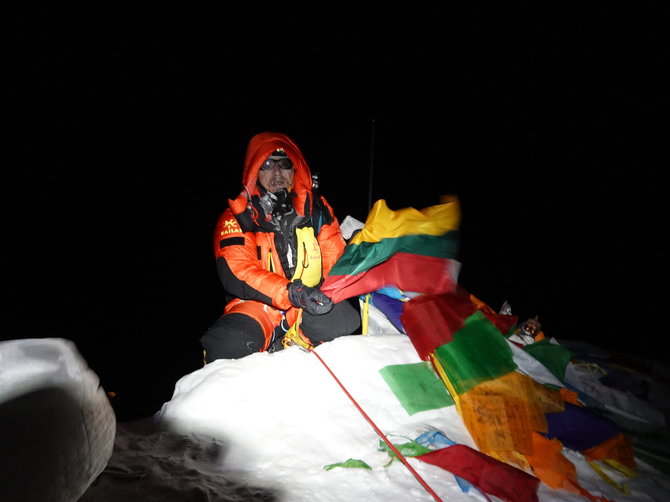 „Everesto link“ nuotr./Stanislovas Vyšniauskas įkopė į Everesto viršūnę 