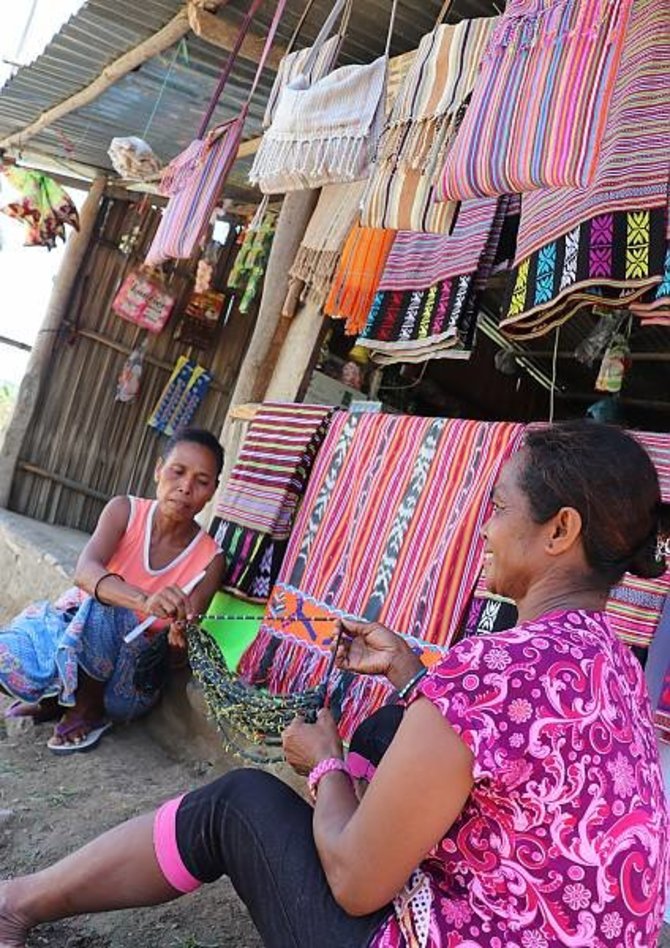 Rytų Timoro valstybės sekretoriato, atsakingo už lygybę ir įtrauktį (Secretariat of State for Equality and Inclusion of Timor-Leste) nuotr. / Tais – tradicinė Rytų Timoro tekstilė