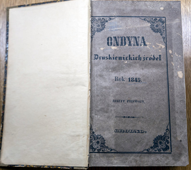 Ramūno Guigos nuotr. / Muziejuje saugoma bibliografinė retenybė – Druskininkuose leistas žurnalas „Druskininkų šaltinių undinė“