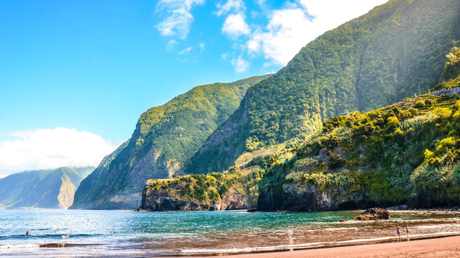 Shutterstock nuotr. / Seixal paplūdimys (Madeira, Portugalija)