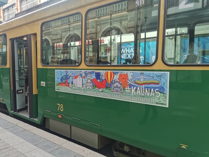 „Keliauk Lietuvoje“ nuotr. / Reklama ant Suomijos viešojo transporto