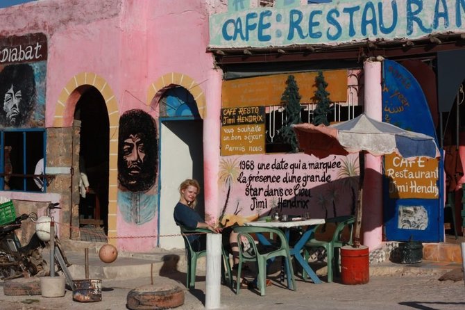 Rasos Barčaitės, „Blondinė Maroke“ nuotr. / Jimio Hendrixo vardo kavinė As Suvairoje