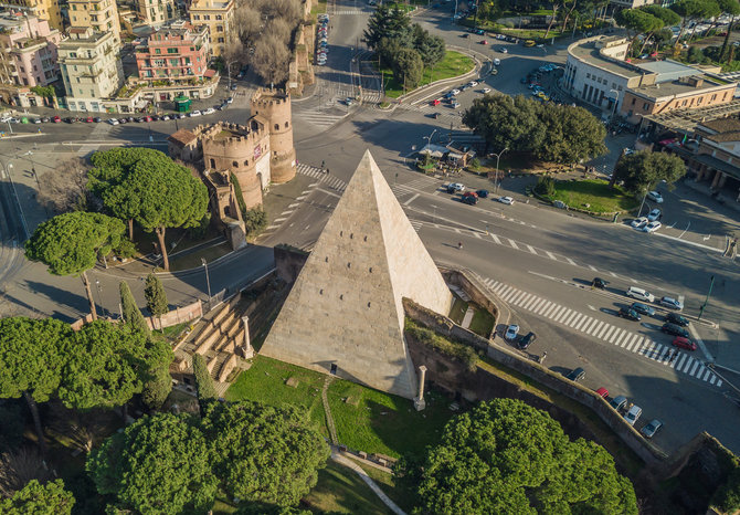 123RF.com nuotr. / Cestijaus piramidė Romoje