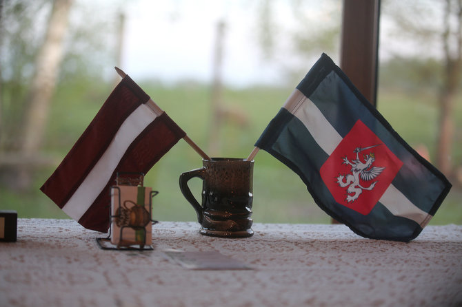 Raimondo Puišio nuotr. / Latvijos ir Latgalos vėliavos