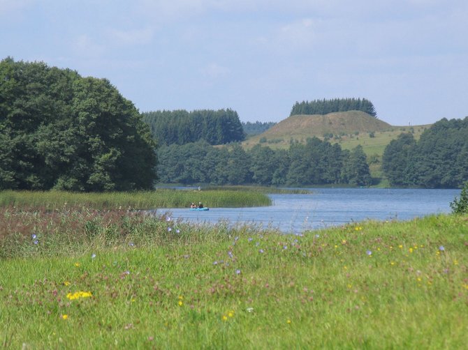 Aukštadvario regioninio parko archyvo nuotr. / Žuklijų piliakalnis