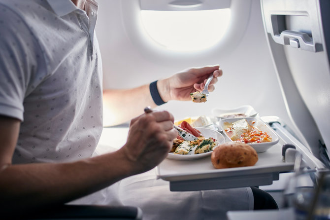Shutterstock nuotr. / Maistas lėktuve