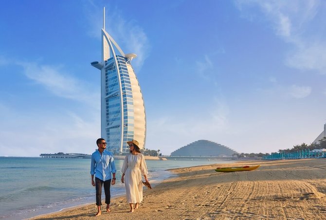 Dubajaus ekonomikos ir turizmo departamento nuotr. / Dubajaus paplūdimys