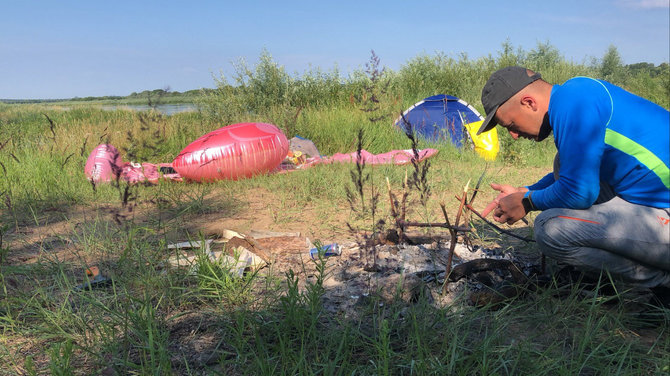 Asmeninio archyvo nuotr. / Dviejų draugų kelionė pripučiamu flamingu