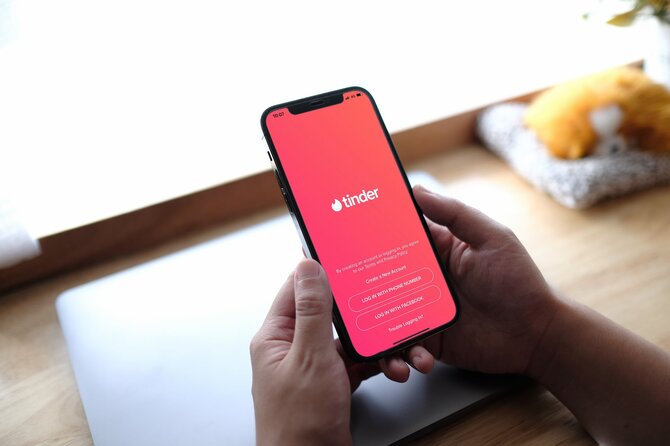 Shutterstock nuotr./„Tinderio“ pažintys