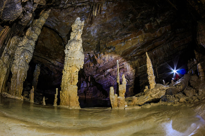 Shutterstock nuotr. / Križna Jama (arba „Kryžiaus urvas“), Slovėnija