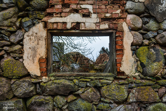 „Vieškeliu dundant“ nuotr. / Daustorių dvaro ūkinis pastatas (Kelmės r.)