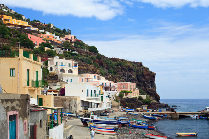 Foto da Shutterstock.  / Isola di Alicudi, Italia 