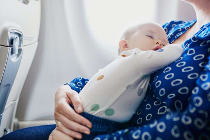 Shutterstock nuotr. / Kūdikis lėktuve