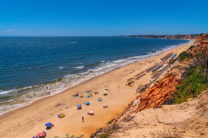 Shutterstock nuotr. / Paplūdimys prie Vilamoros, Portugalija