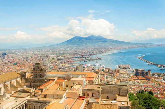 Foto da Shutterstock. / La città di Napoli è ammirata per il gusto della pizza