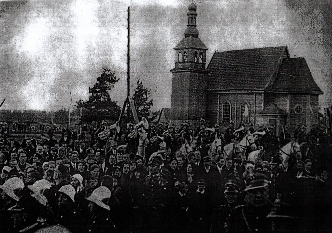 Bezdonių seniūnijos arch. nuotr. / Bažnyčios šventinimas, Bezdonys