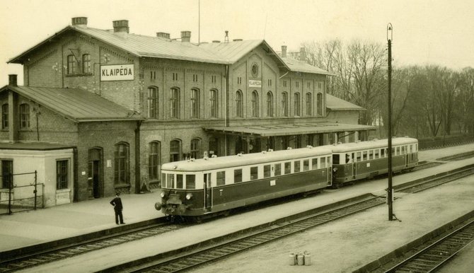 Nuotrauka iš knygos / Automotrisė „MAN“ ir prikabinamasis vagonas 204, Klaipėdos stotis, 1938 m. 