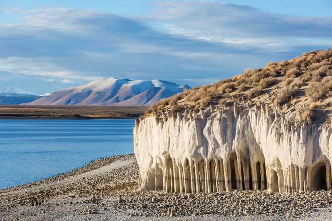 Shutterstock nuotr. / Kraulio ežero vulkaniniai stulpai, JAV