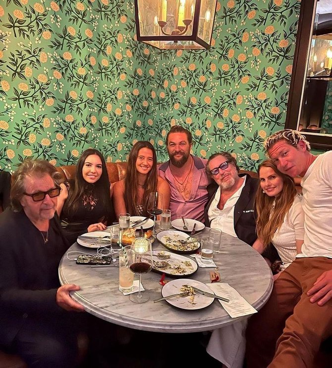 „Instagram“ nuotr./Alas Pacino ir Noor Alfallah užfiksuoti vakariėnės metu 