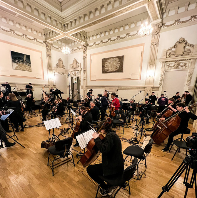 Organizatorių nuotr./Andrius Mamontovas su orkestru