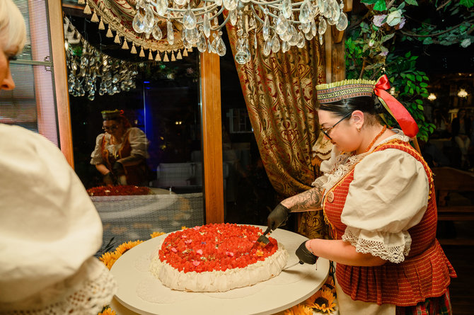 Loretos Kondratės nuotr./Legendinio restorano jubiliejaus akimirka